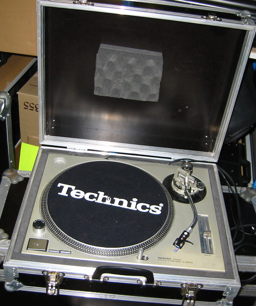 TECHNICS Platine vinyle SL 1200 MK2 Livrée sans flight case